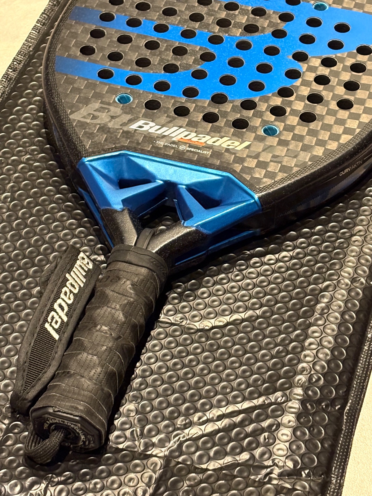 Bullpadel Vertex 05 hybrid 2026, foto 2 de 4