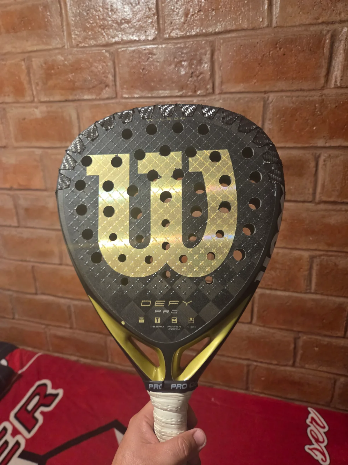 Wilson Defy pro v1, foto 2 de 4